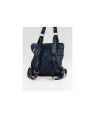 Mochila de señora negra con pala decorativa