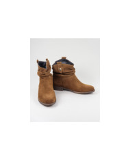 Botas Camel Rasas Ginova com Efeito Enrugado