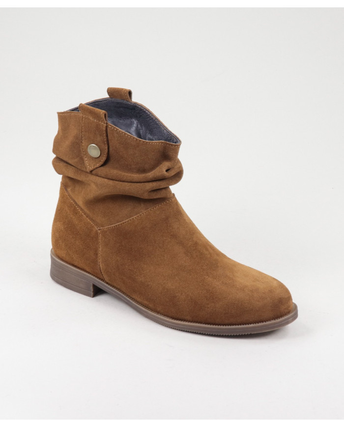 Camel Rasas Ginova Boots with Wrinkled Effect