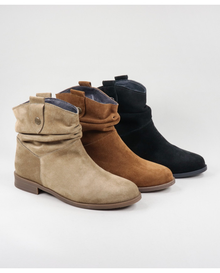 Ginova Rasa Boots with Wrinkled Effect