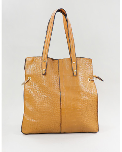 Mala mostaza de la señora con particiones del interior