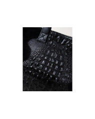 Black Lady of the Hand Bag in Skin