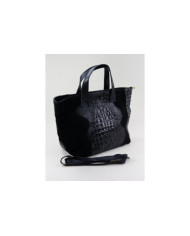 Black Lady of the Hand Bag in Skin