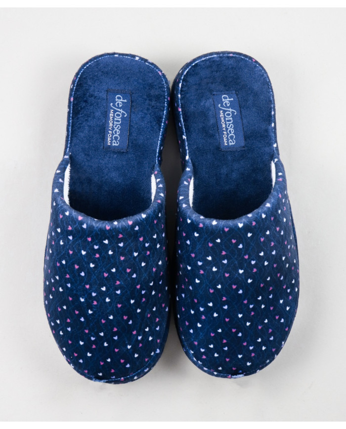 Zapatillas de la habitación de las damas con corazones