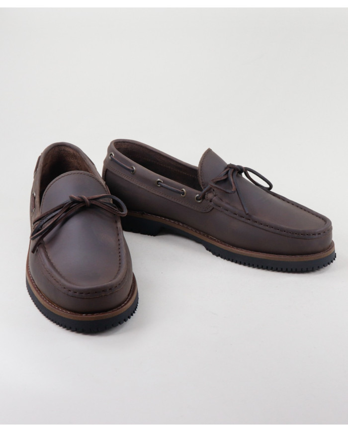 Ginova Man Candle Shoes on Skin