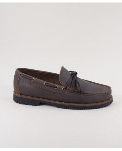 Ginova Man Candle Shoes on Skin