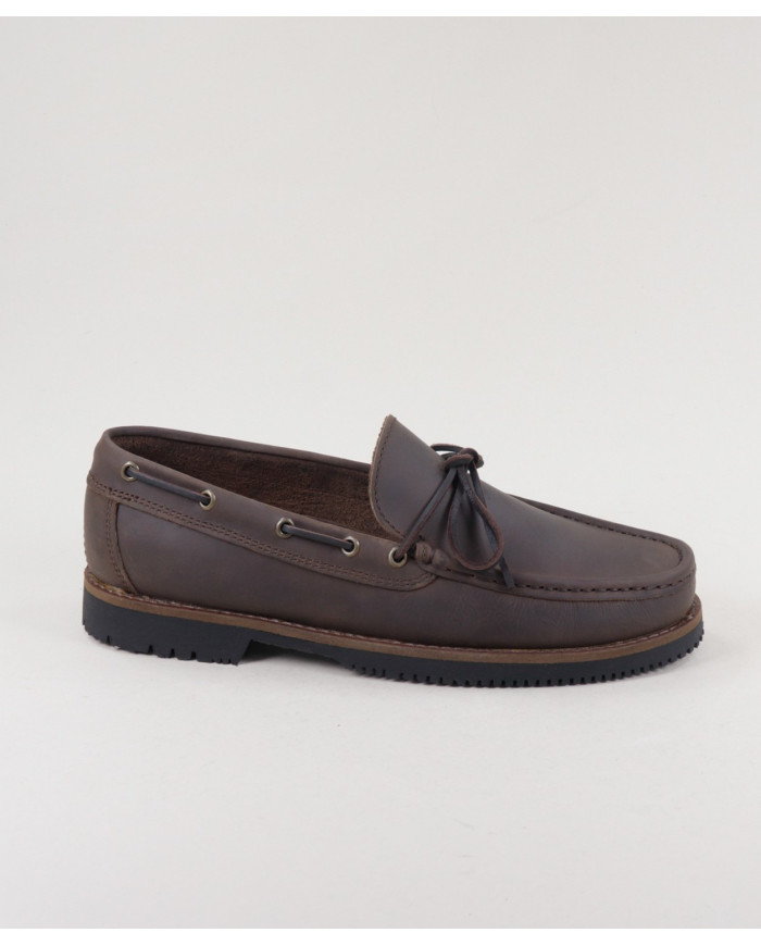 Ginova Man Candle Shoes on Skin