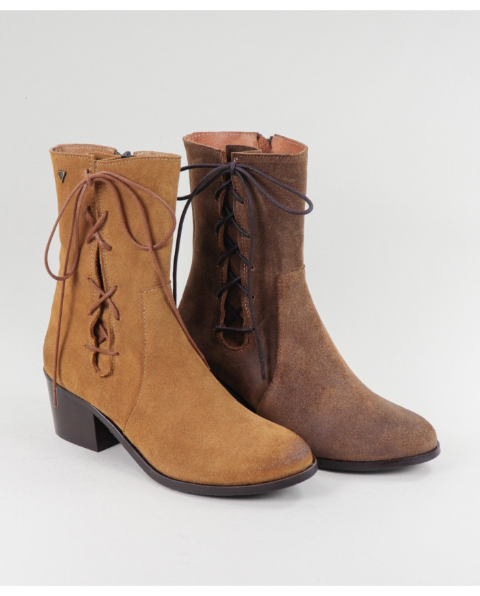 Botas de Senhora Ginova com Atacadores Laterais