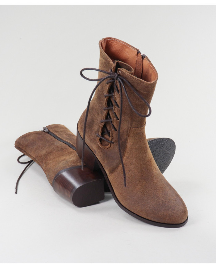 Lady Ginova Boots with Lateral Wholesalers