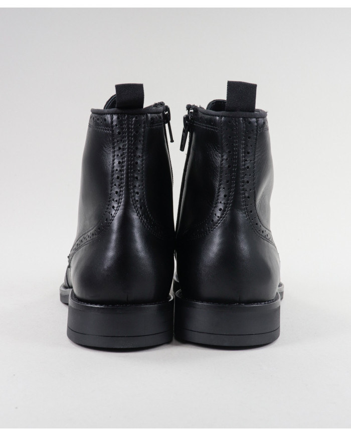 Boots with Ginova Man Wholesalers