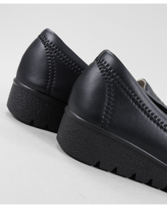 Lady Ginova Shoe with Seams