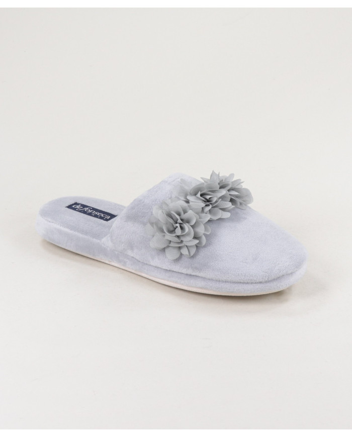 Ladies Room Slippers with Fabric Flowers
