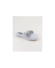 Zapatillas de la habitación con flores de tela