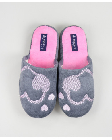 Ladies Room Slippers with Hearts