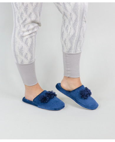 Zapatillas de la habitación con flores de tela