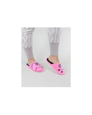 Zapatillas de la habitación de las damas con corazones