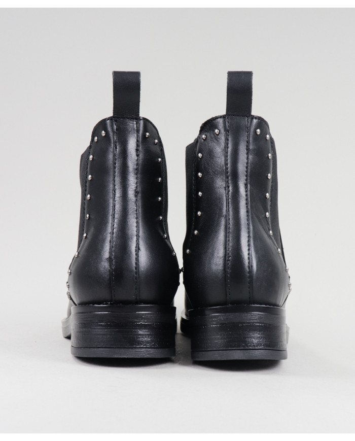 Rasas Ginova Black Boots with Elastic and Tachas