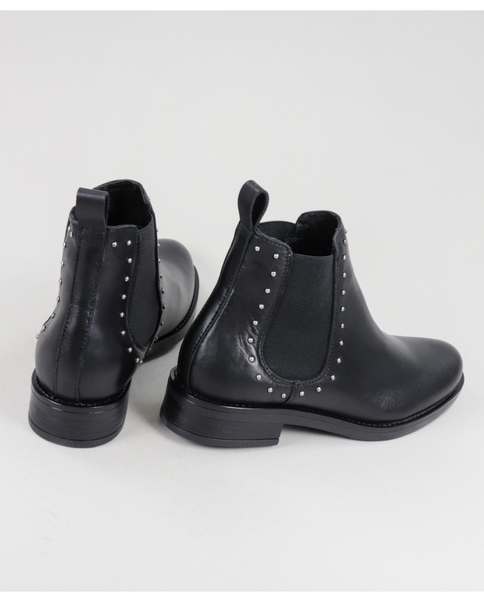 Rasas Ginova Black Boots with Elastic and Tachas