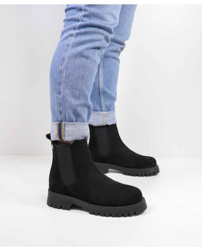 Women's Black Buttons Ginova with Elastic