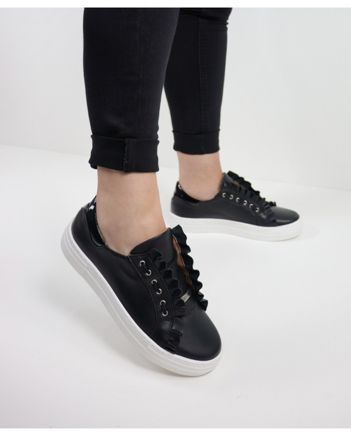 Women's Ginova White Trainers with Folhos