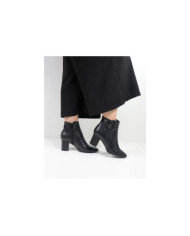 Black Buttons Ginova Elegant with Clasp