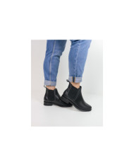 Botas Rasas Ginova con Elastic y Tachas