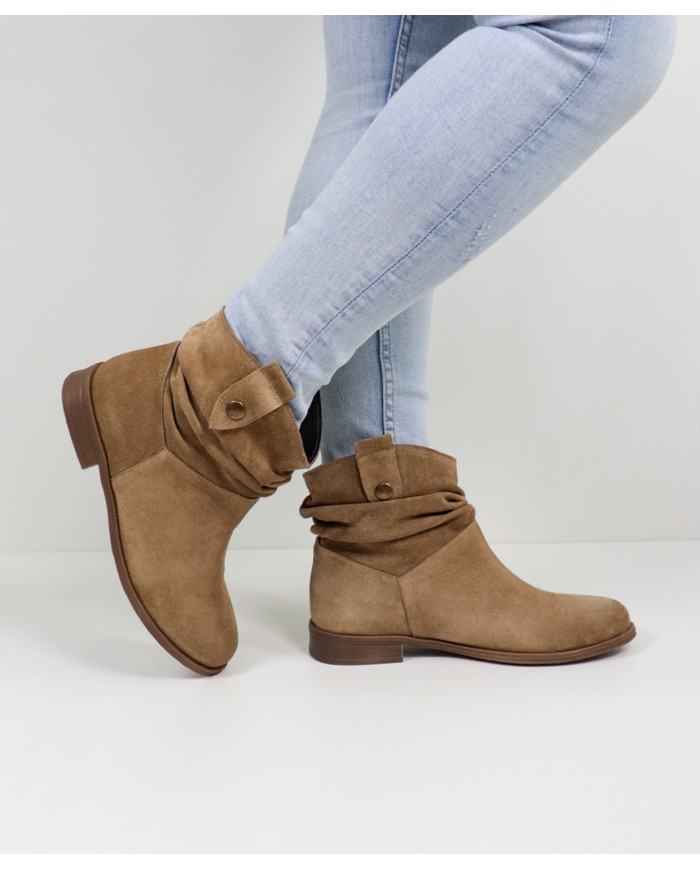 Taupe Rasas Ginova Boots with Wrinkled Effect