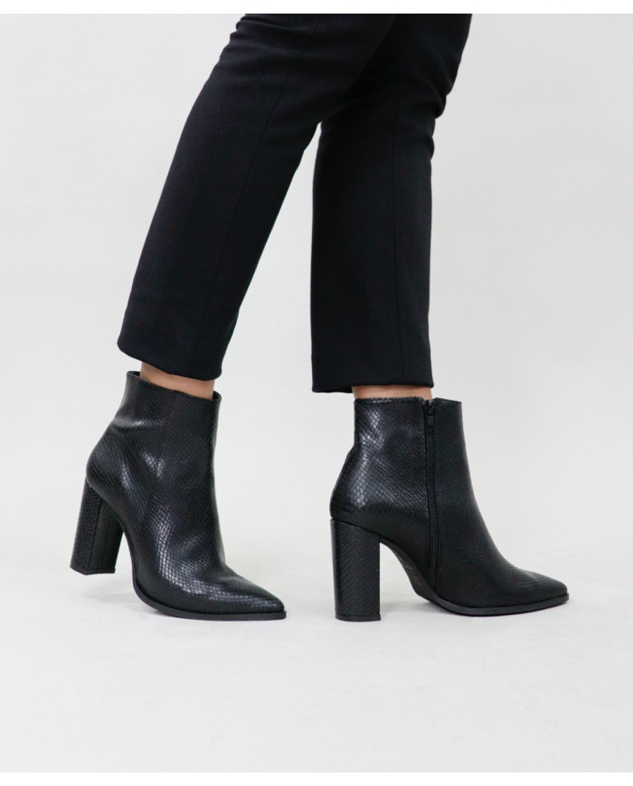 Botas de Salto Alto Ginova com Pele Gravada