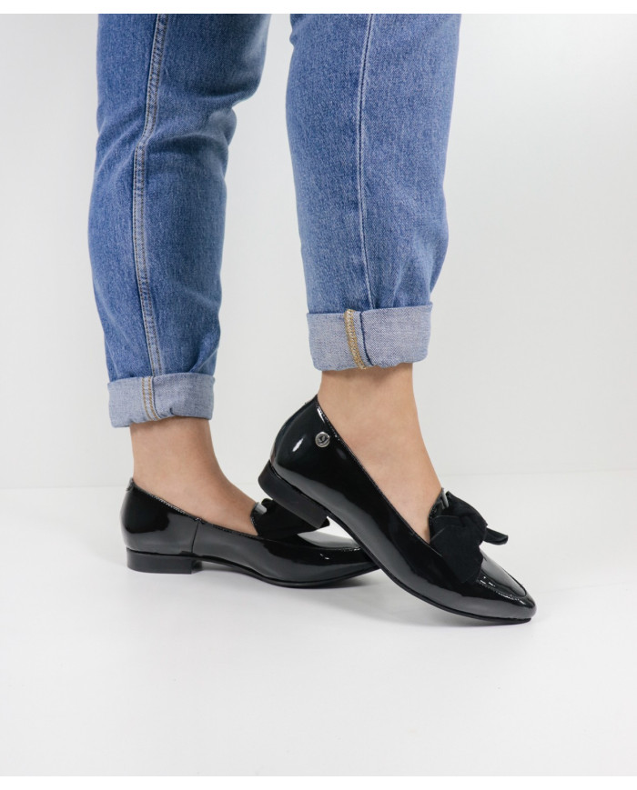 Black Shoes Rasos Ginova Envernized with Laço