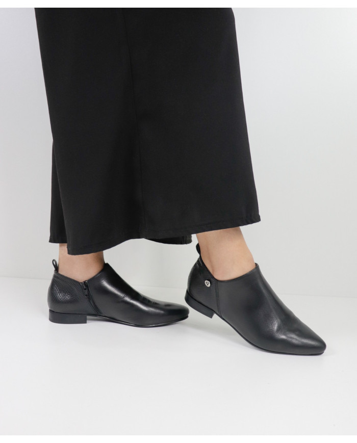 Botas Rasas Ginova Femininas em Pele