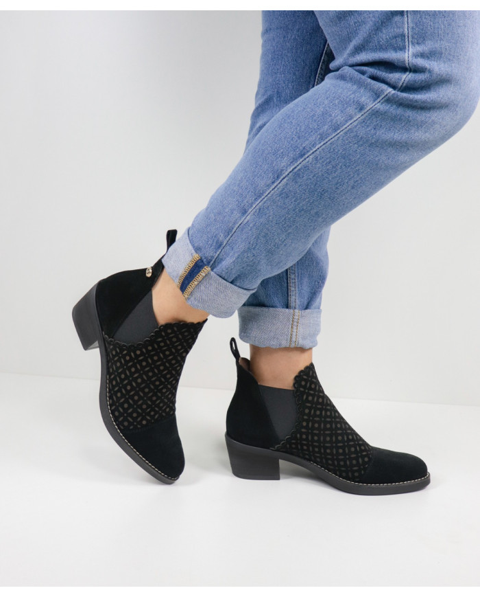 Botas Ginova com Pele Gravada com Textura