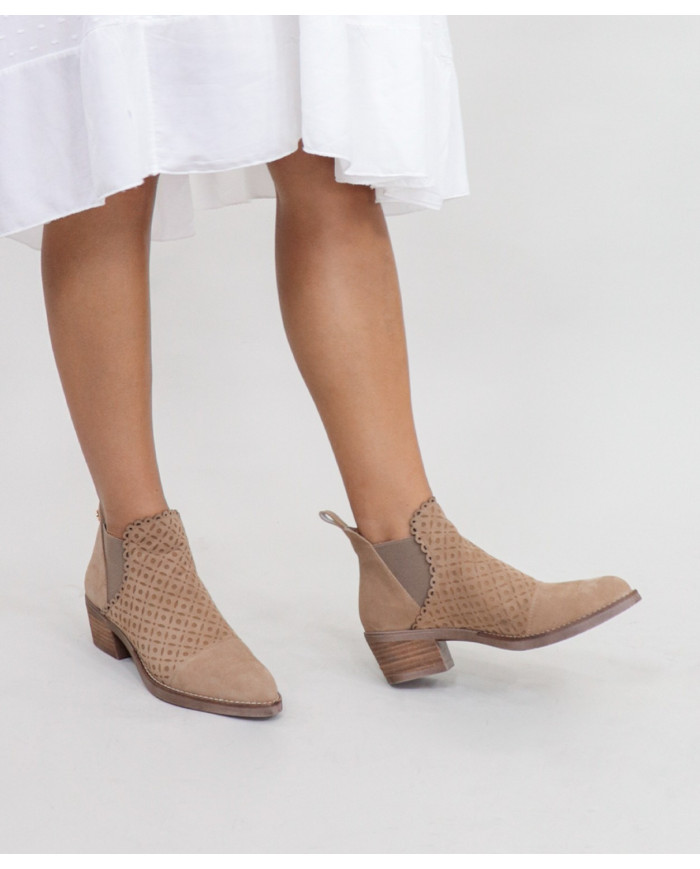 Botas Ginova com Pele Gravada com Textura