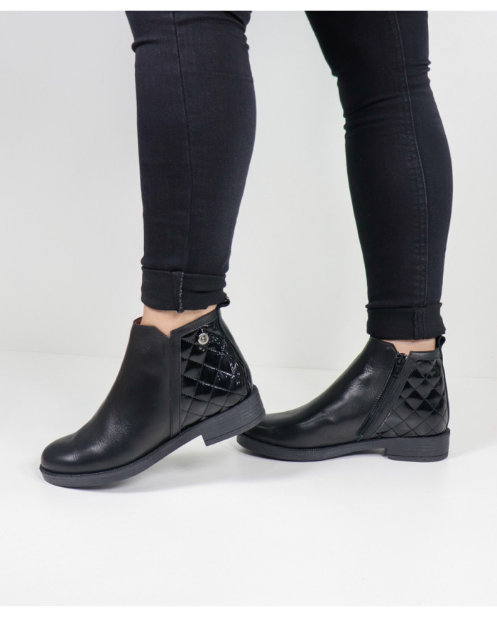 Botas Preto de Senhora Ginova com Efeito Acolchoado