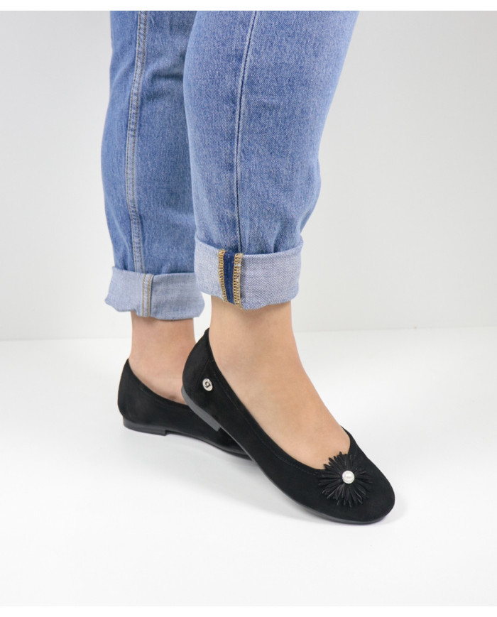 Sabrinas Pretos de Senhora Ginova com Aplique Decorativo