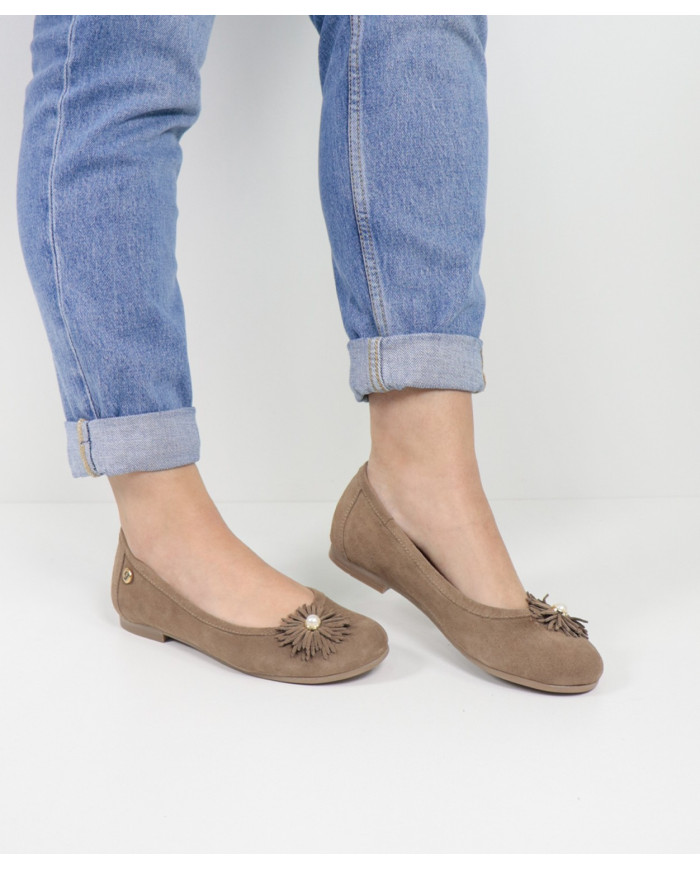 Sabrinas Taupe de Senhora Ginova com Aplique Decorativo