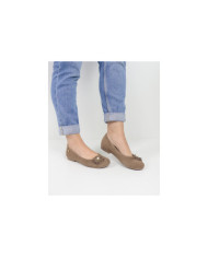 Sabrinas Taupe de Senhora Ginova with Aplique Decorative