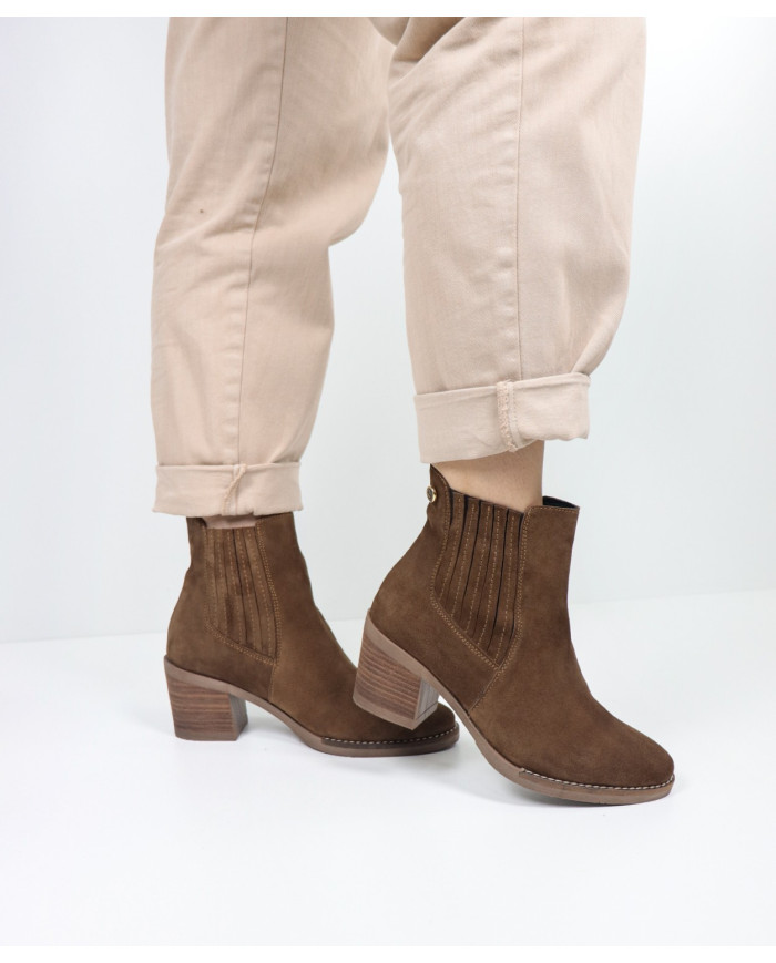 Botas Camel Texanas de Salto Médio Ginova