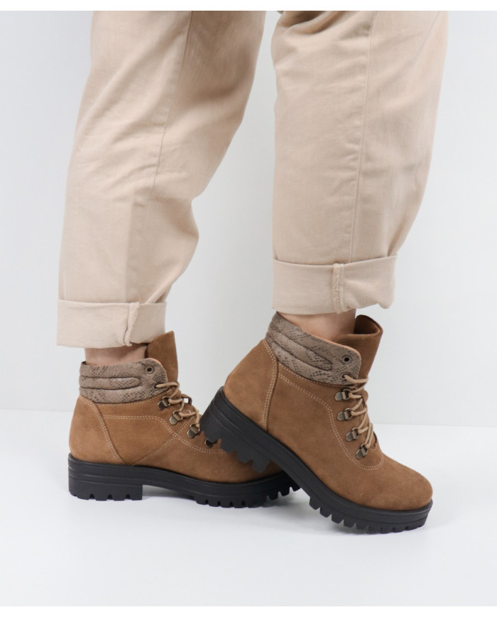 Camel Rasos Ginova Botins in Camurça