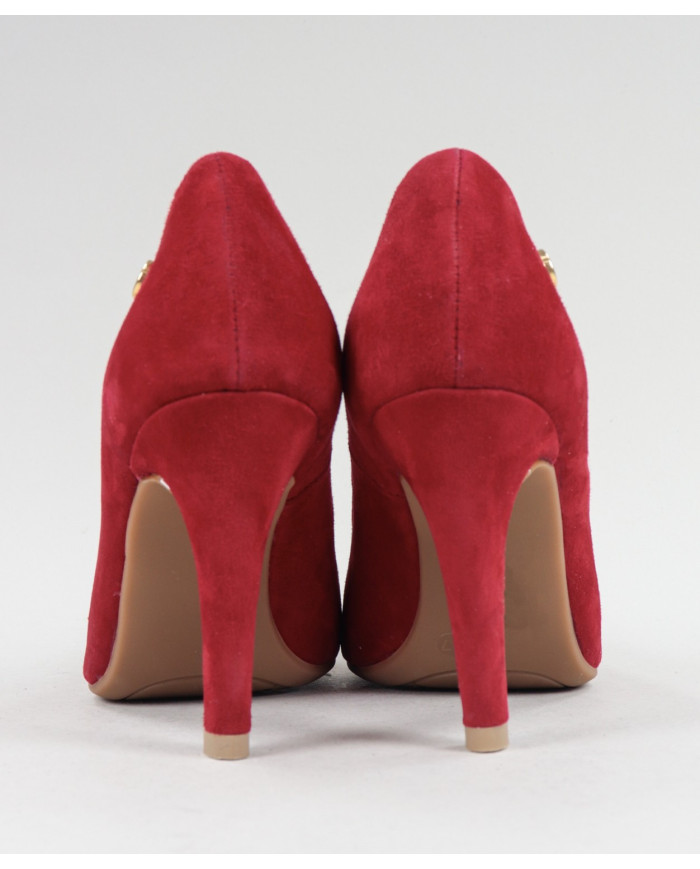 Red Stilettos by Madame Ginova in Camurça