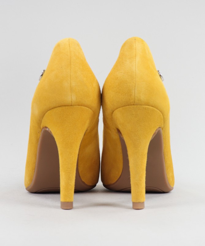 Stilettos Amarelos de Senhora Ginova em Camurça