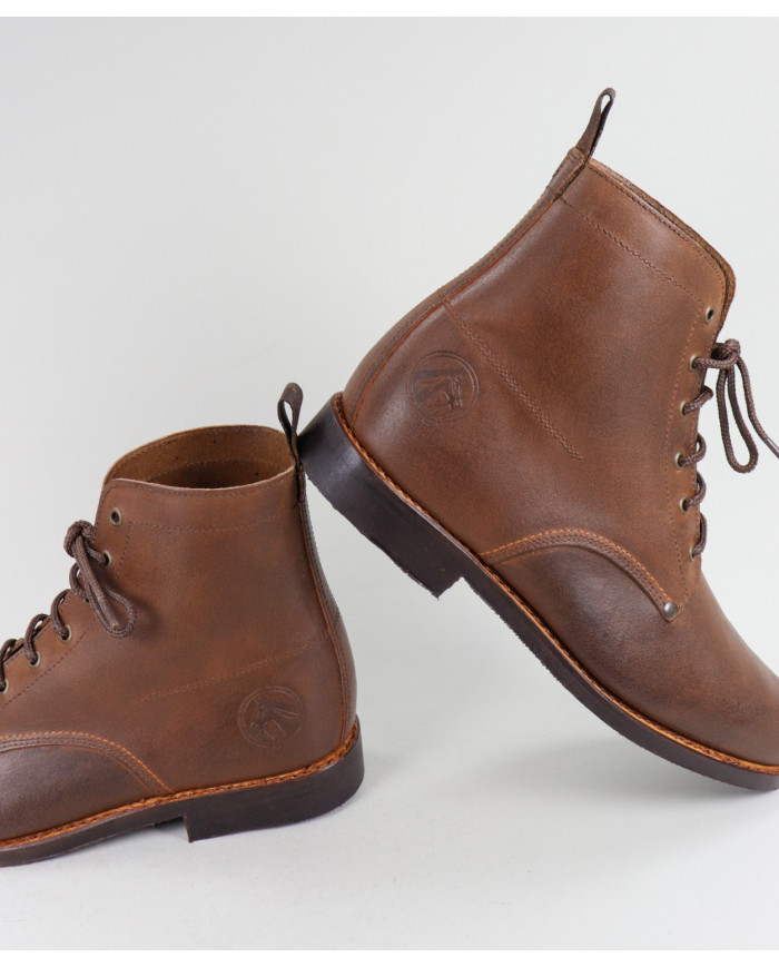 Ginova Boots with Wholesalers