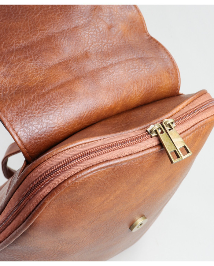 Mochila Camel Feminina com Detalhe em Bordado