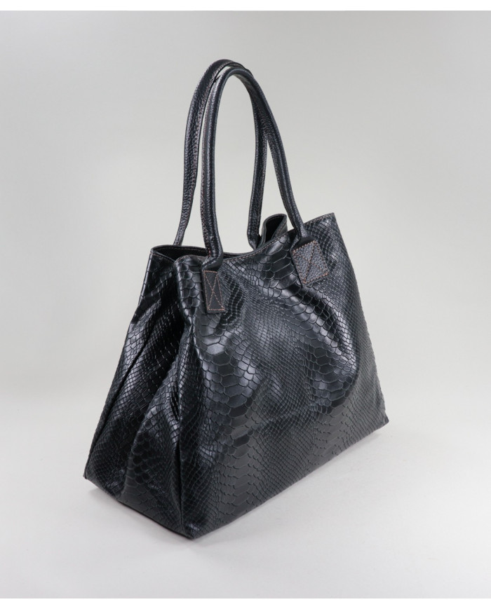 Black Lady Shopper Caso