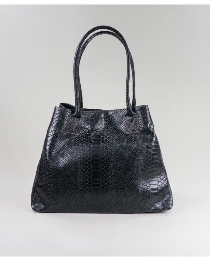 Black Lady Shopper Caso