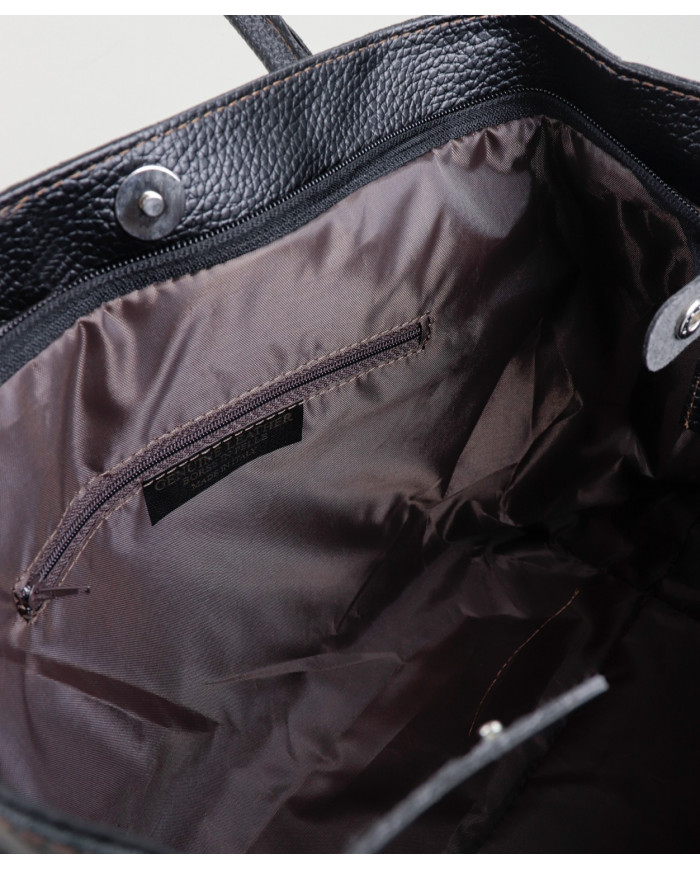 Black Lady Shopper Caso