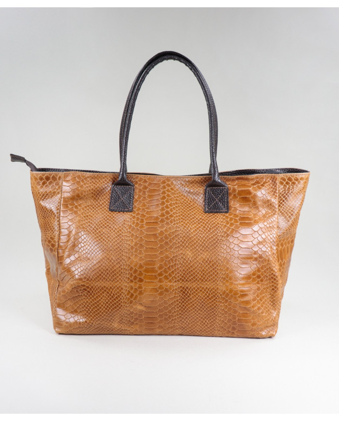 Camel Bag of Lady Shopper