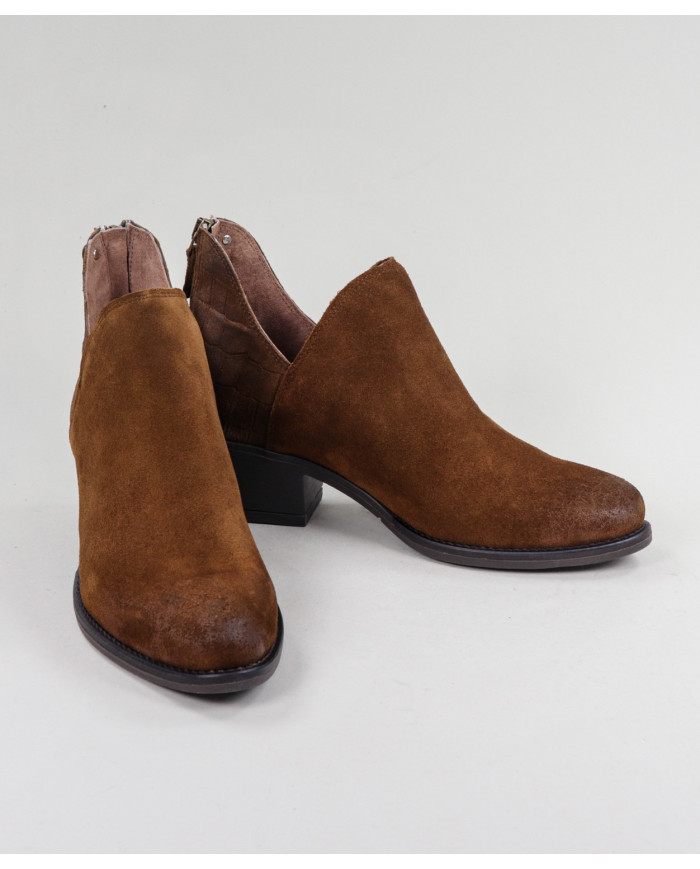 Botas Ginova com Fecho na Parte de Trás