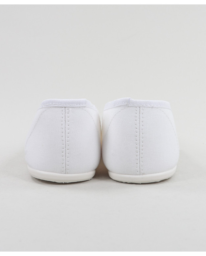 White Sabrinas of Gymnastics Ginova with Elastic