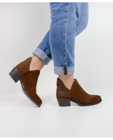 Botas Ginova com Fecho na Parte de Trás