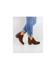 Ginova Boots with Close in the Back